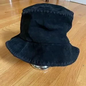 Liz Claiborne | Accessories | Liz Claiborne Suede Bucket Hat  display picture 3